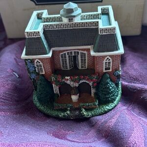 Gone with the Wind Butler Mansion by Hawthorne collection.  Box and certificate.